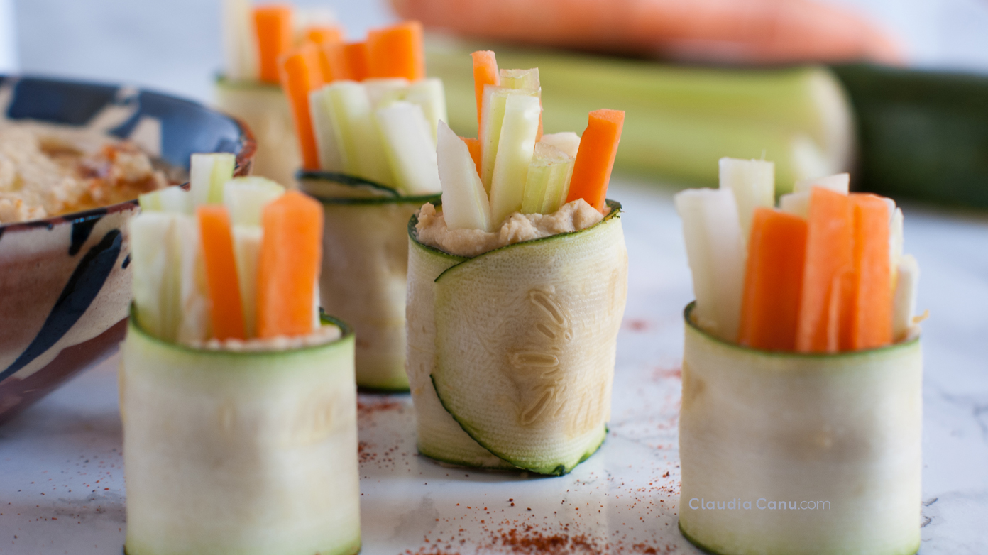 'Video thumbnail for Rollitos de calabacín con hummus y verduras'