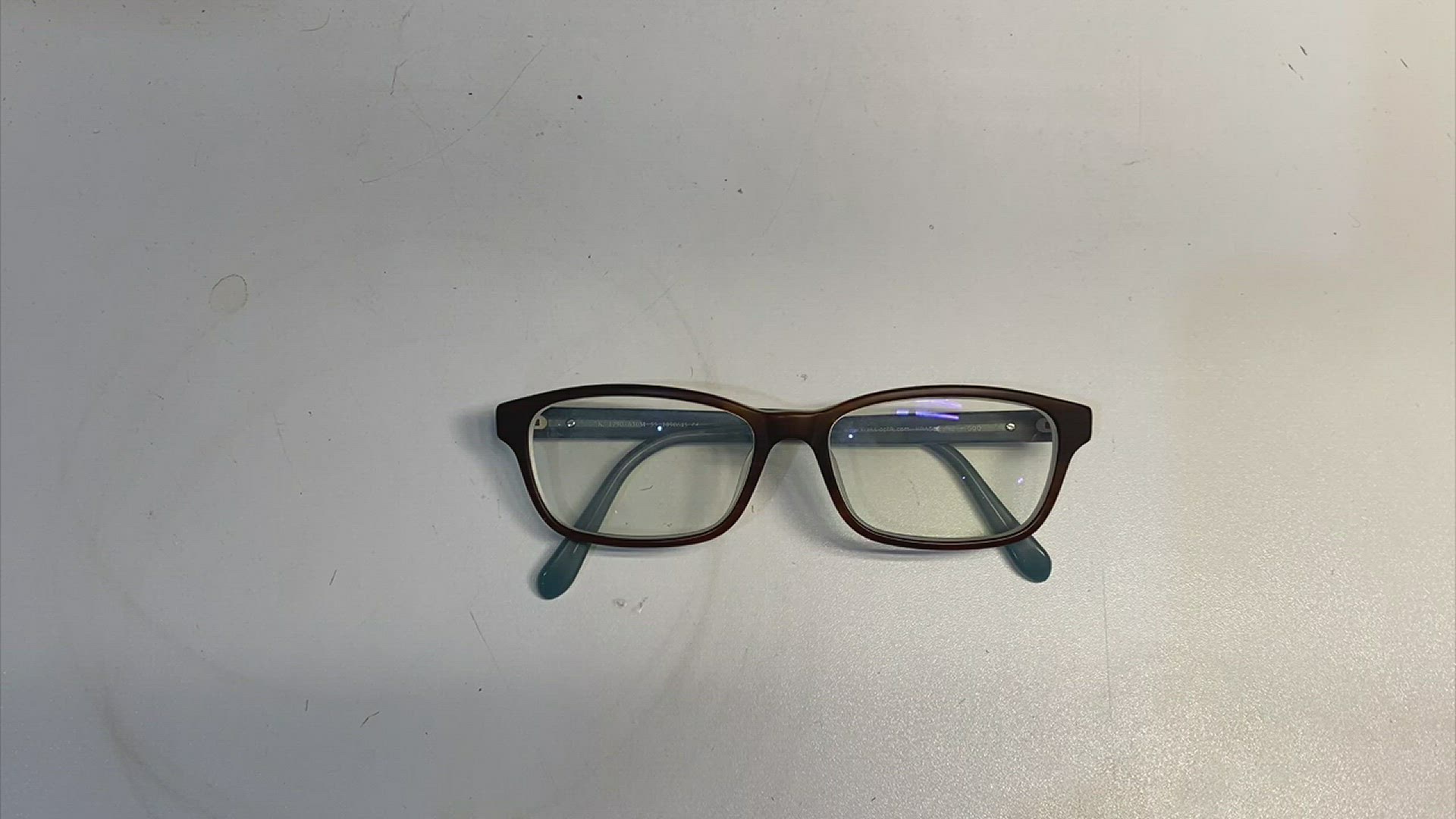 'Video thumbnail for How To Pop the Lenses Out of Plastic Frames?'