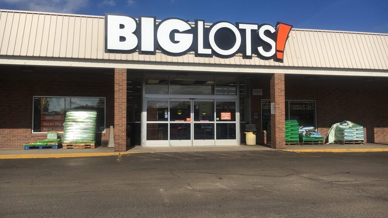 Video thumbnail for Big Lots Shoplifting, Knife Menacing