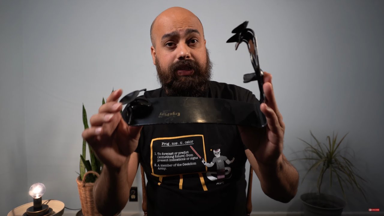 Video thumbnail for Top 10 Guitar Accessories | Gift Ideas for Guitarists