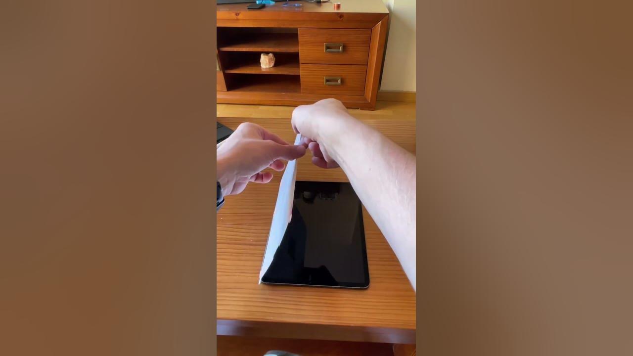 Video thumbnail for Paperlike Screen Protector for iPad Unboxing & Installation