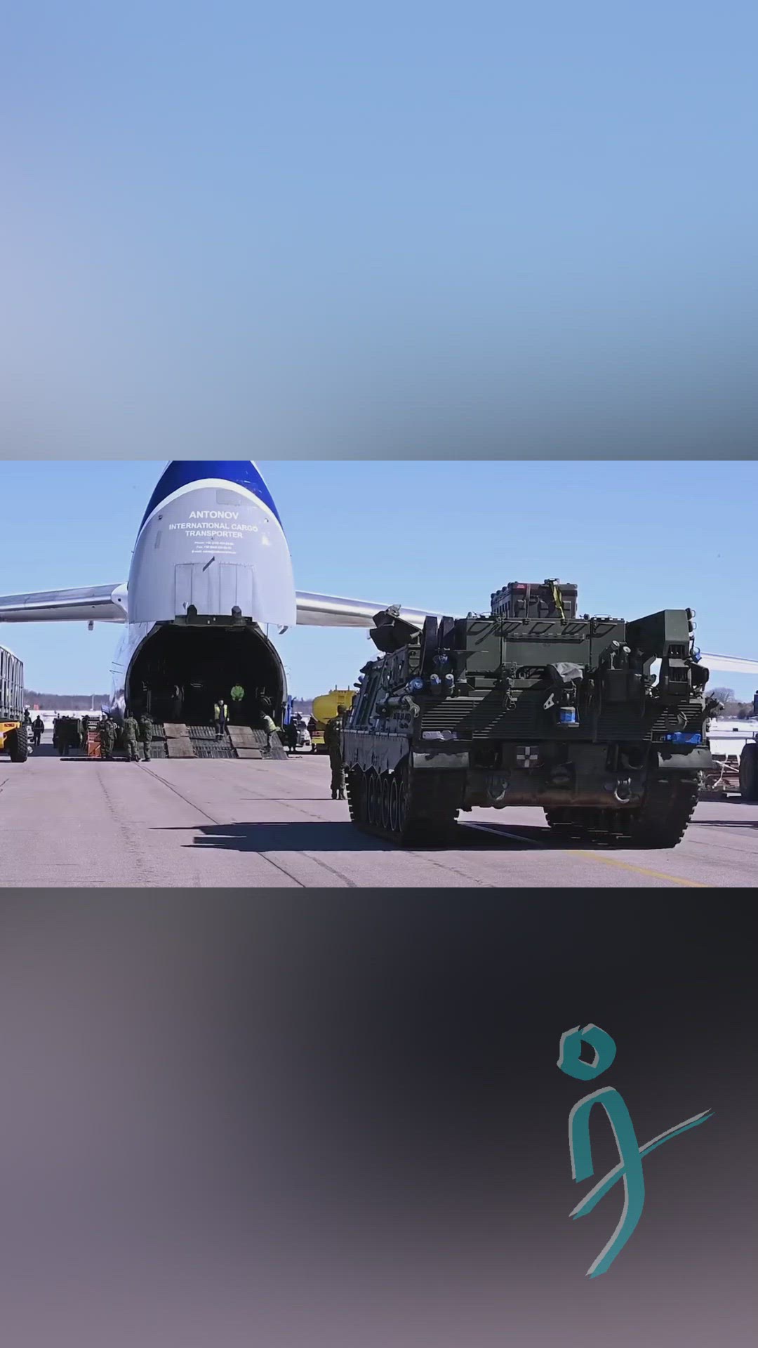 'Video thumbnail for Loading Leopard 2 Tank on an Antonov An-124-100'