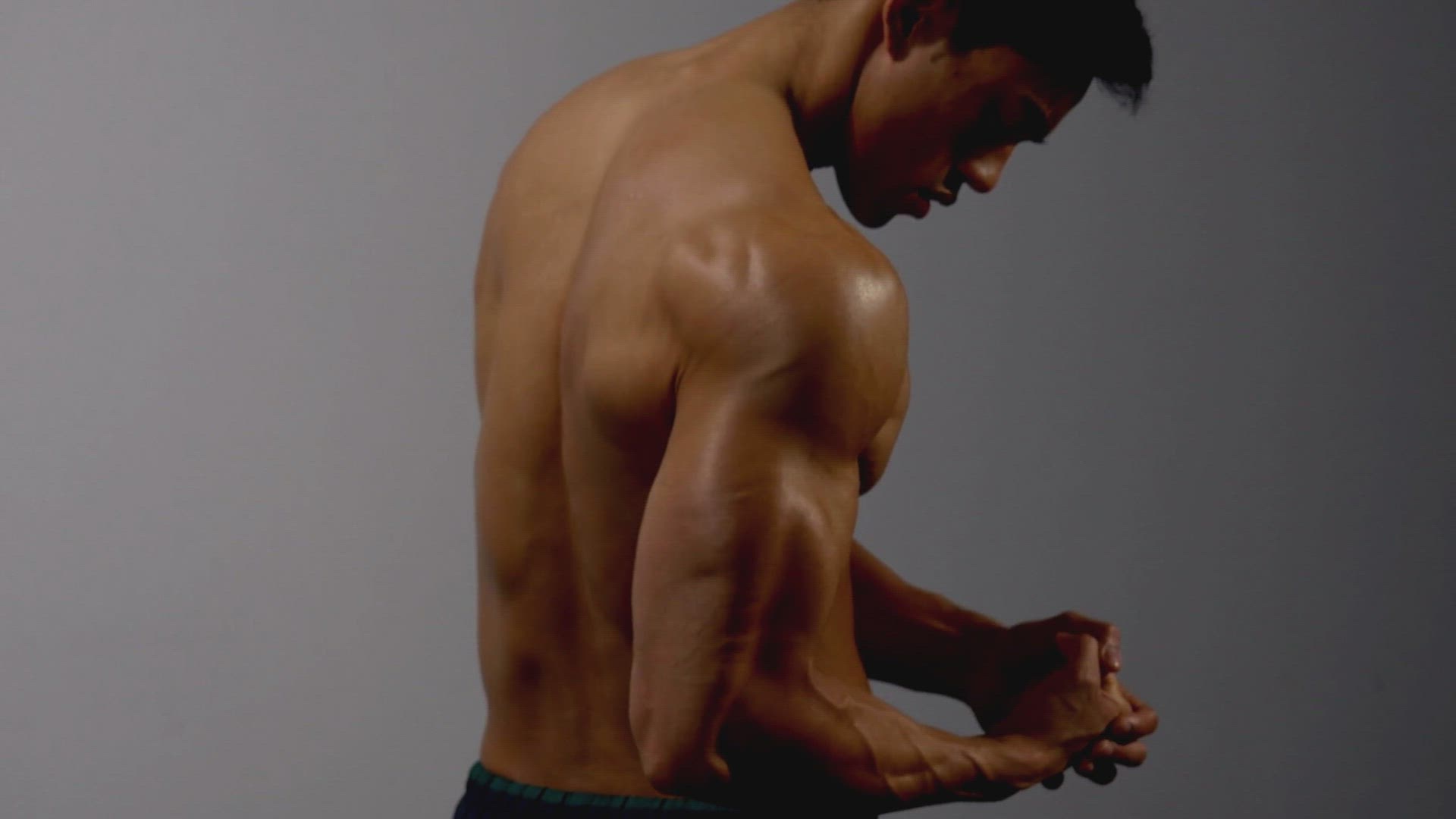 Video thumbnail for 6 Week Workout Program To Build Muscle (With PDF)