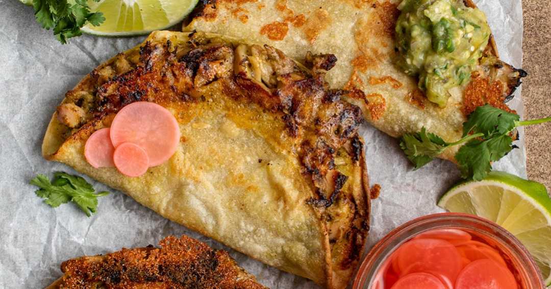 Video thumbnail for Crispy mojo chicken tacos