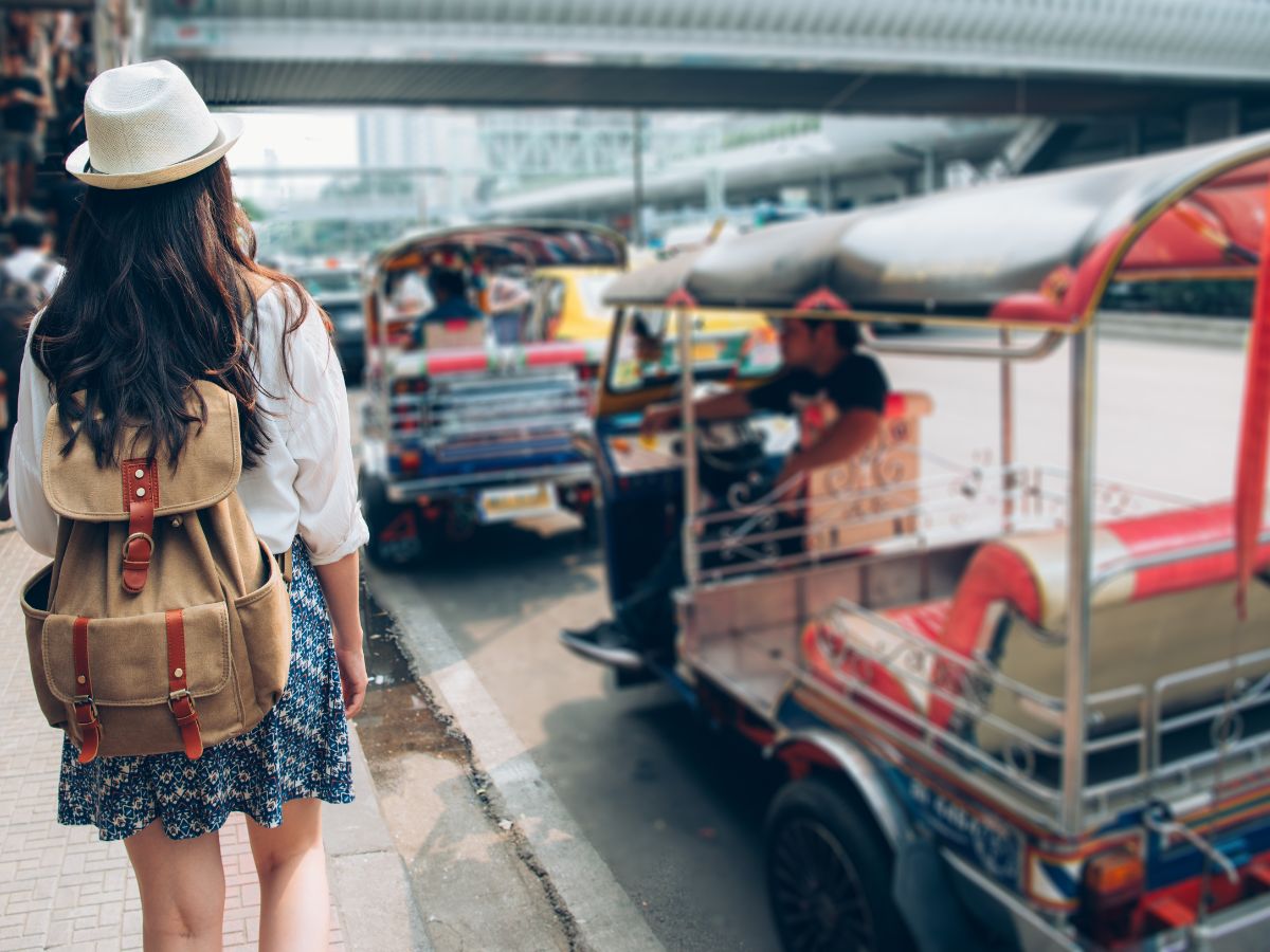 Video thumbnail for How much does it cost to travel in Thailand?
