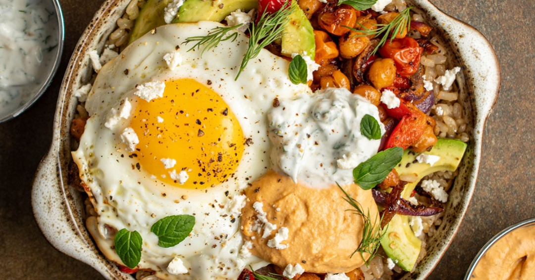 Video thumbnail for Mediterranean chickpea bowl