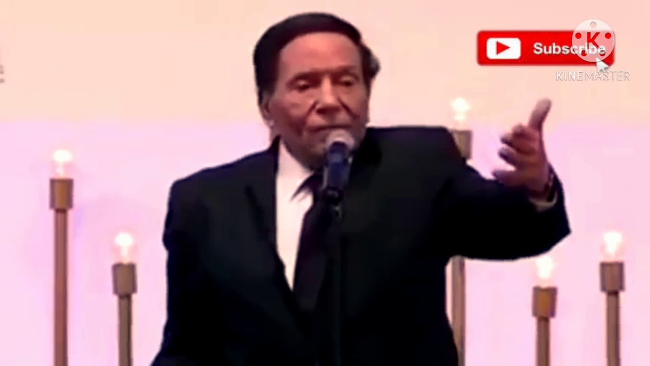 'Video thumbnail for شاهد - عادل امام يحرج ابنه محمد امام (البنات بتحبه)'