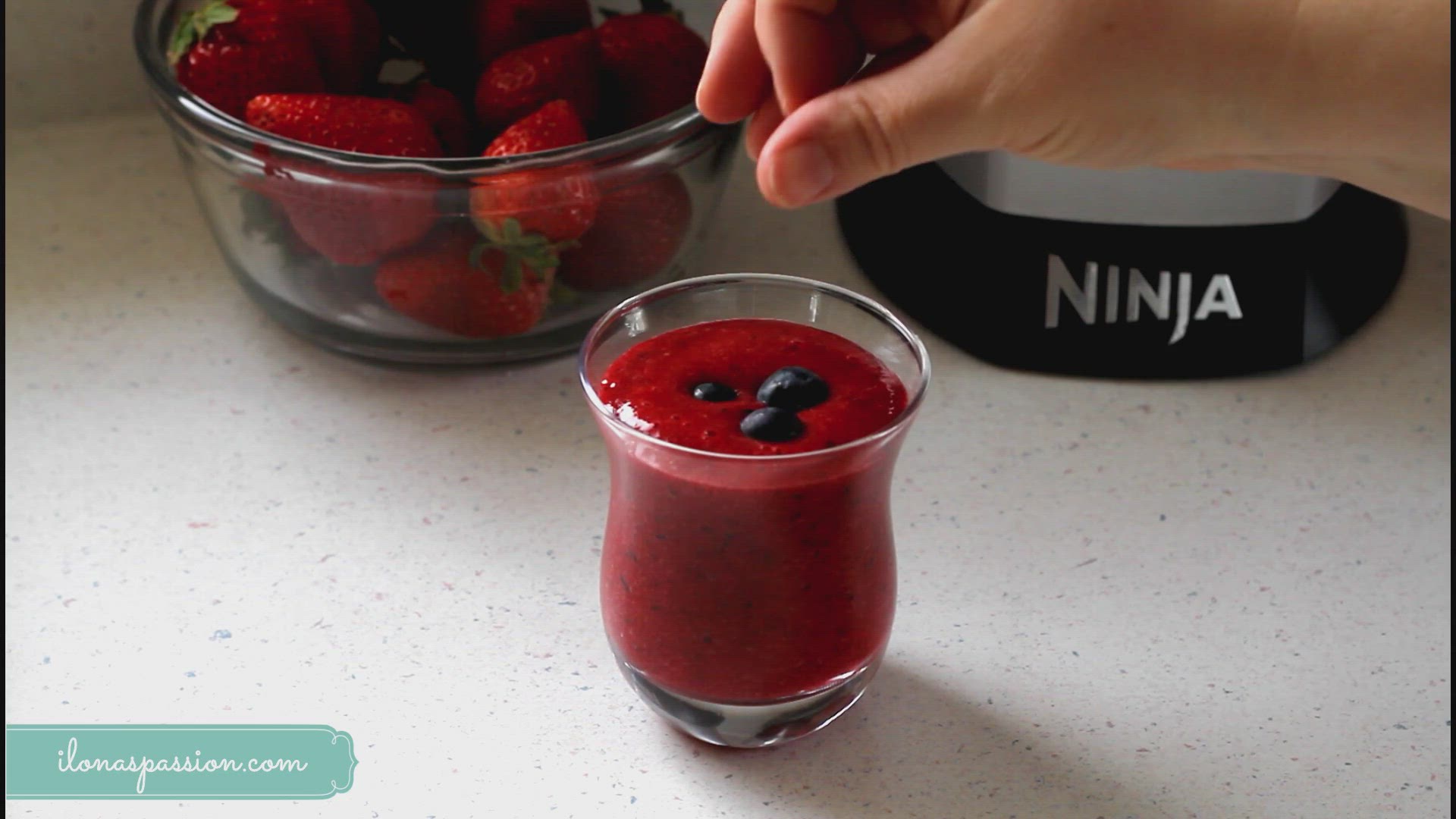 Video thumbnail for Beet Detox Smoothie