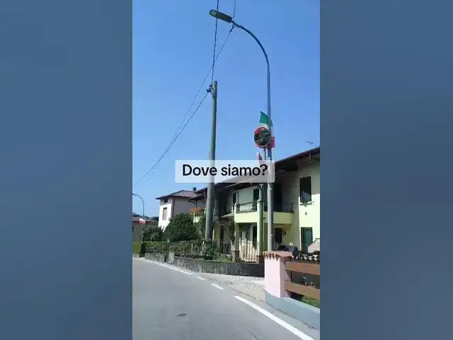 'Video thumbnail for Bandiere tricolore per le strade di Pinteranica in onore degli Alpini'
