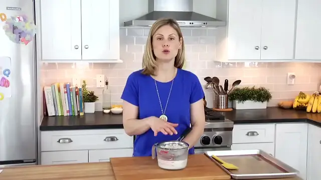 'Video thumbnail for How To Make Almond Flour (aka Almond Meal) - Clean&Delicious (720p 30fps)'