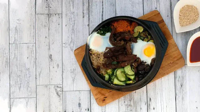 'Video thumbnail for Make authentic dish BIBIMBAP recipe! DELICIOUS KOREAN food! | Foodgeek Cooking'