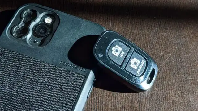 'Video thumbnail for BLUETOOTH CAMERA REMOTE and a SMARTPHONE'