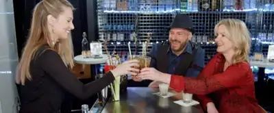 'Video thumbnail for Exclusive: CATS' Stars Pour a Purrfect Drink on BROADWAY BARTENDER'