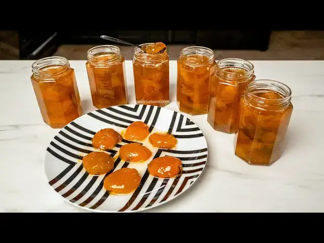 'Video thumbnail for Dulceață de caise în sirop gros, auriu - rețeta veche de jumătăți de caise verzi, tari Savori Urbane'