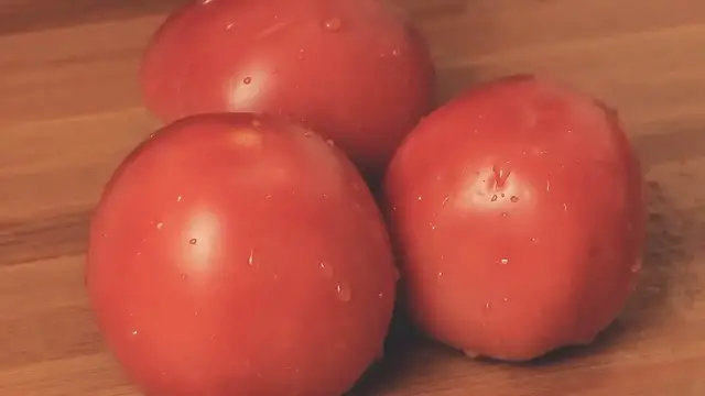 'Video thumbnail for Tomato Porridge With Egg: Delicious And Easy Guide For Breakfast'