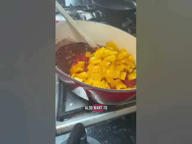 'Video thumbnail for One Pot Mexican Bean Stew With Quinoa - filling, delicious and perfect for meal prepping #onepot'