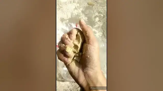 'Video thumbnail for অটো রাইস মিলের তেল যুক্ত রাইস ব্রান না পালিশ যেভাবে চিনতে পারনেন। Rice Bran'
