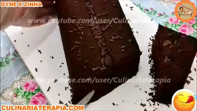 'Video thumbnail for Como Fazer Bolo de Chocolate Tipo Pullman Muito Fofinho'