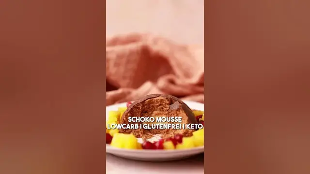 'Video thumbnail for NEUES REZEPT: fluffige SCHOKO-MOUSSE aus 4 Zutaten LowCarb 🤩'