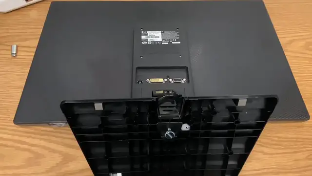 'Video thumbnail for How to Remove The Stand Off an LG Flatron LCD Monitor'