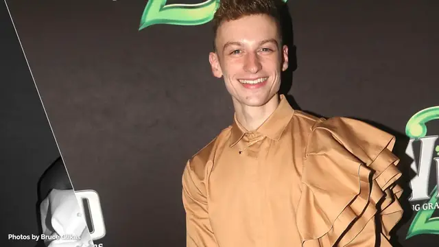 'Video thumbnail for Video: The Current Cast of WICKED Lights Up the Green Carpet for the 20th Anniversary Celebration'