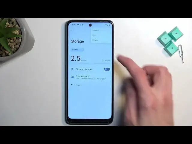 'Video thumbnail for How to Format an SD Card on a MOTOROLA Moto E32s - Erase All Data from a Memory Card'