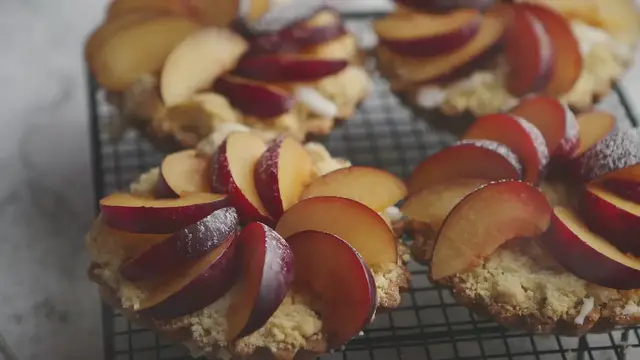 'Video thumbnail for Apple Crisp Magic An Easy Recipe Guide'