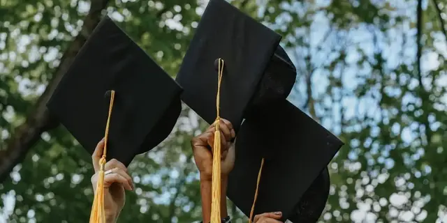 'Video thumbnail for How Much To Spend On College Graduation Gift 2022'