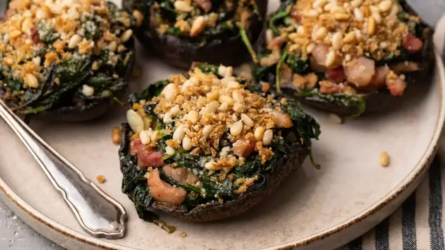 'Video thumbnail for Spinach And Pancetta Portobello Mushrooms Recipe'