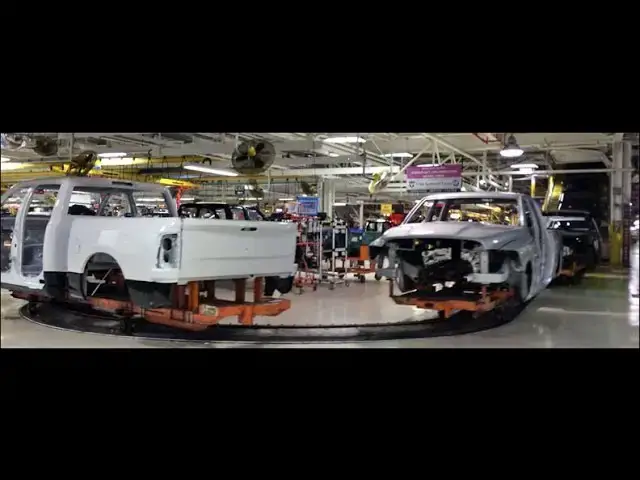 'Video thumbnail for Warren Truck: Building the 2015 Ram 1500'