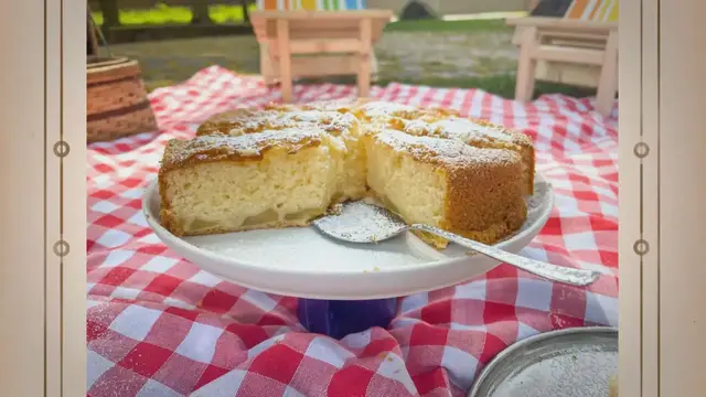 'Video thumbnail for Versunkener Apfelkuchen - schnell gemacht & wie von Oma'