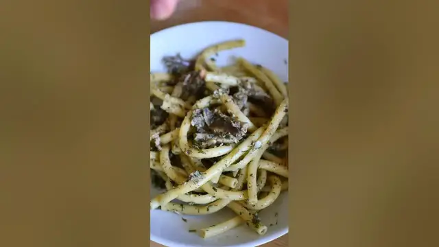 'Video thumbnail for Pasta chî sàrdi - pâtes aux sardines'