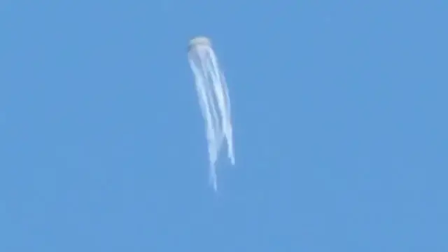 'Video thumbnail for Vídeo de um surpreendente OVNI na forma de água-viva sobre Sao Paulo'