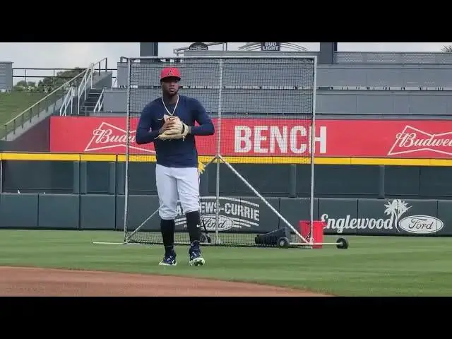 'Video thumbnail for Ronald Acuña Jr. Warms Up with Atlanta Braves! (2025 MLB Spring Training)'