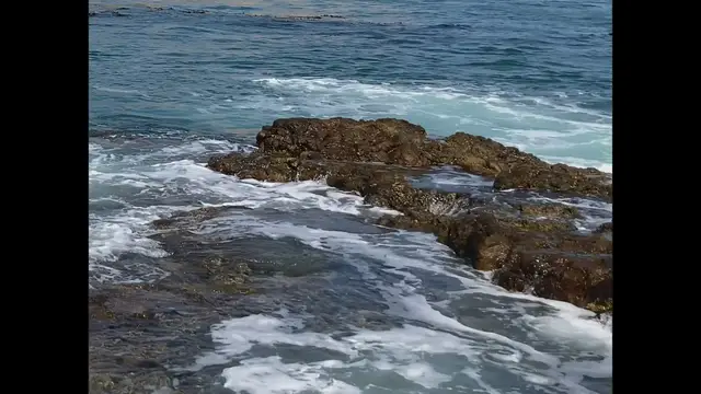 'Video thumbnail for Surf Fishing a 15-foot Drop Off: Reef Fishing In California'