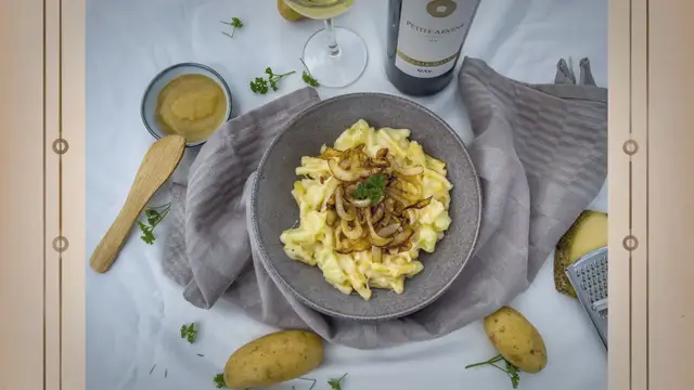 'Video thumbnail for Älplermagronen Rezept - die leckere Pasta aus der Schweiz'