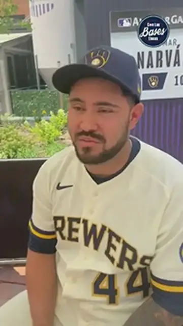 'Video thumbnail for MLB: ENTREVISTA con el catcher de los Cerveceros de Milwaukee, Omar Narvaez'