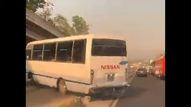 'Video thumbnail for Cristian José Amaya, microbusero de la ruta 41F, fue grabado ayer en un video que circuló en redes sociales'