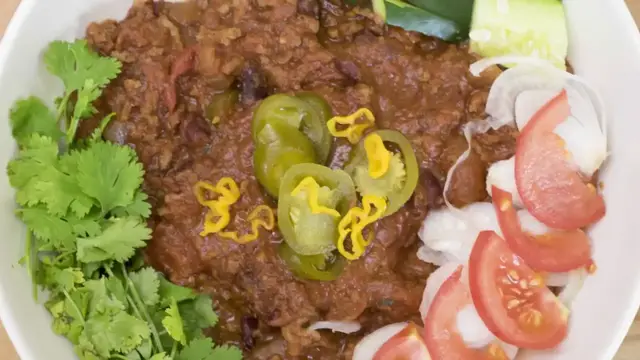 'Video thumbnail for Chili Con Carne Recipe - I cook The World'