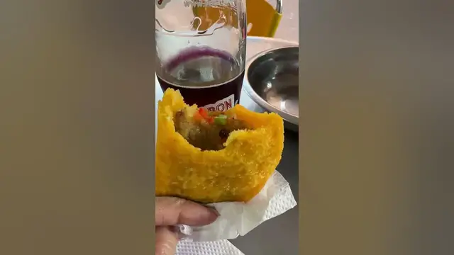 'Video thumbnail for COLOMBIAN EMPANADAS'