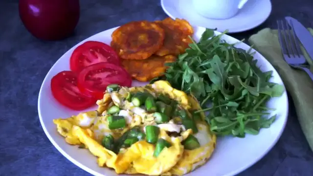 'Video thumbnail for Cooking Eggs with Noubess Hot Sauce'