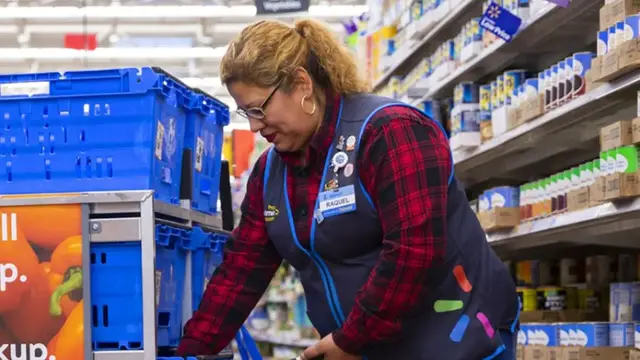 'Video thumbnail for 12 Red Flags To Look Out For When Grocery Shopping At Walmart'