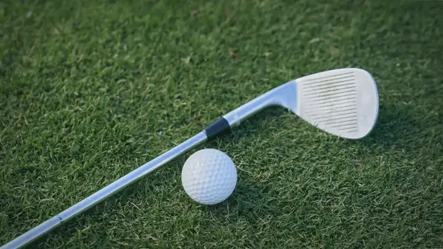 'Video thumbnail for Wie du deine langen Eisen, Hybride und Fairway Hölzer perfekt triffst!'
