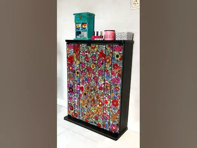 'Video thumbnail for Schrank vom Sperrmüll trifft #Plotter & Glasmalfarbe #crixut #cricut #upcycling'