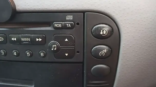 'Video thumbnail for 3 Beeps on a Citroen C3'