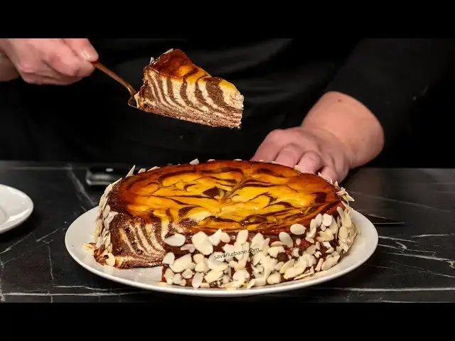 'Video thumbnail for Pască zebră fără aluat sau cheesecake în 2 culori cu cacao - foarte cremos și gustos | Savori Urbane'
