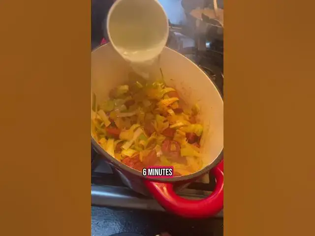 'Video thumbnail for Creamy leek and chorizo pasta - 5 ingredients and ready in 15 minutes! #creamypasta #quickrecipe'