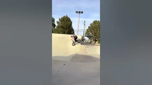 'Video thumbnail for Accidentally did a 180 tailwhip'