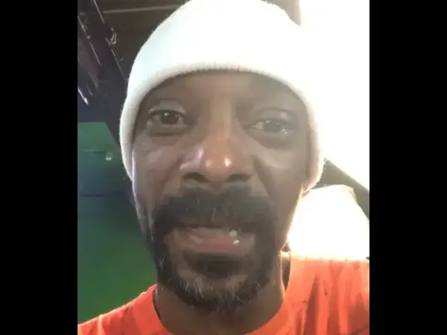 'Video thumbnail for Snoop Dogg threatens to diss Eminem ! (Jan. 1, 2021)'