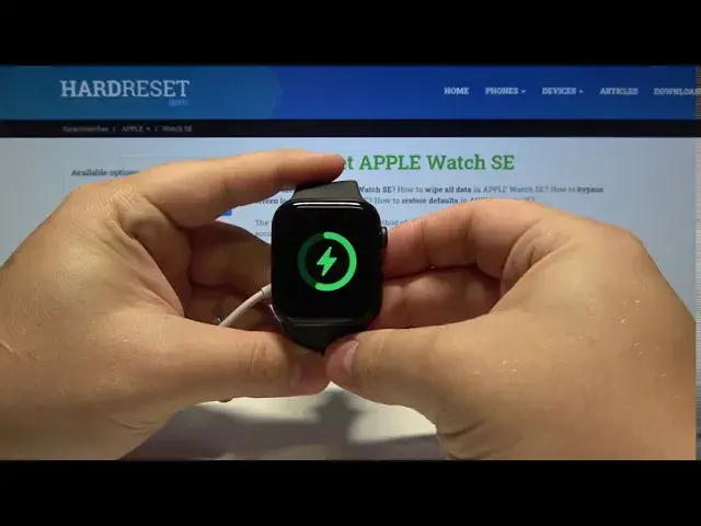 'Video thumbnail for How to Activate Nightstand Mode in APPLE Watch SE – Nightstand Clock'
